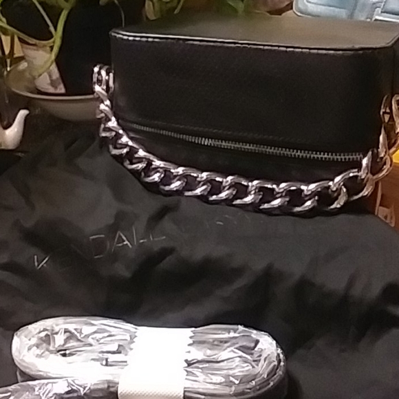 PURSE - Picture 2 of 4